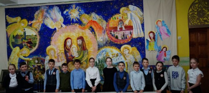 Для учащихся начальных классов 22-й гимназии г.Калининграда были организованы мастер-классы «Пасхальный пряник»