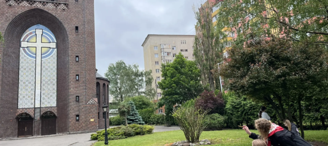 В Крестовоздвиженском соборе г. Калининграда прошел пленэр детской школы искусств им Чаиковского П.А под руководством Баюриной Н.А. В Крестовоздвиженском соборе г. Калининграда прошел пленэр детской школы искусств им Чаиковского П.А под руководством Баюриной Н.А.