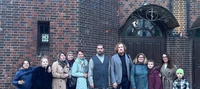 18 мая 2025 г. в помещении воскресной школы Крестовоздвиженского собора г. Калининграда прошло открытое занятие театрального объединения «Остров»
