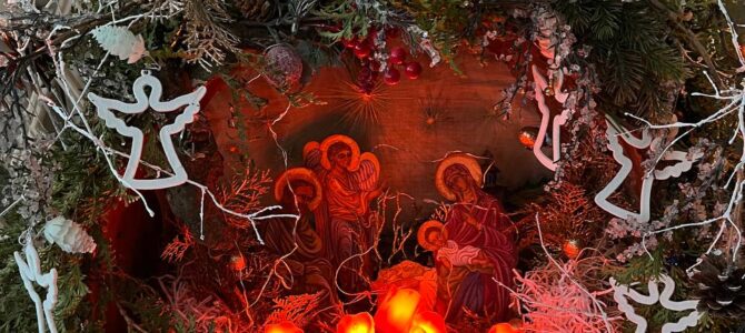 Подготовка и встреча Рождества Христова в Крестовоздвиженском соборе .